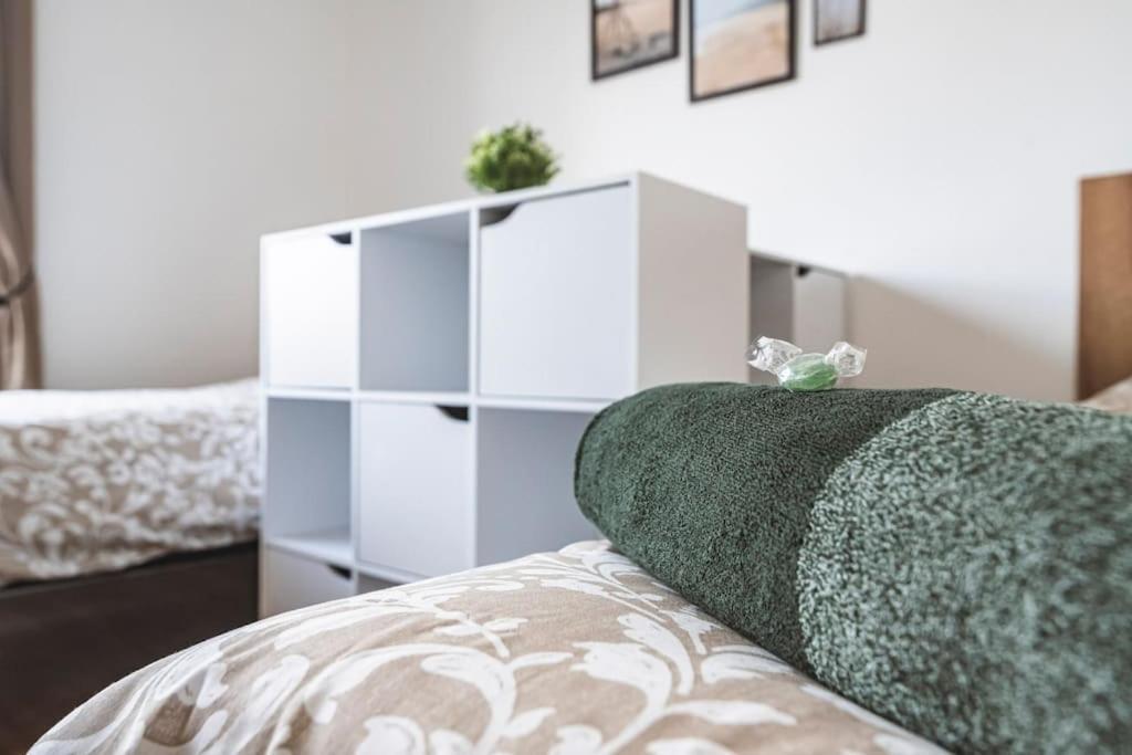 Ferienwohnung La "Taniere" Pour 6 Personnes Isles-sur-Suippe Exterior foto
